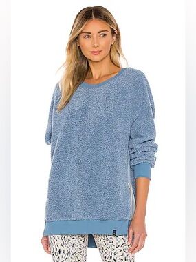 Varley x REVOLVE oakdem pullover in faded denim